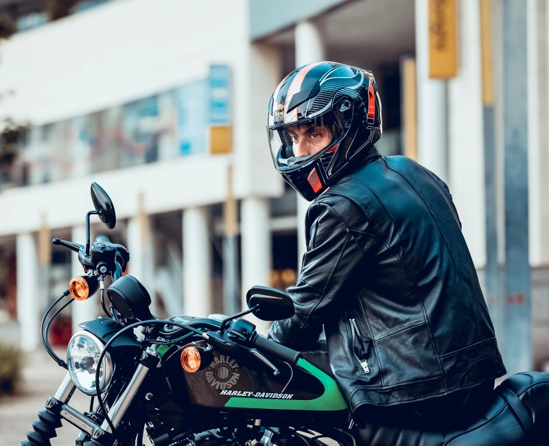 Vì sao cần đội mũ fullface đúng cách?